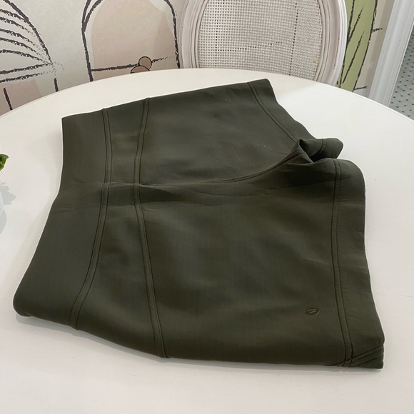 Lululemon shorts - Picture 7 of 8